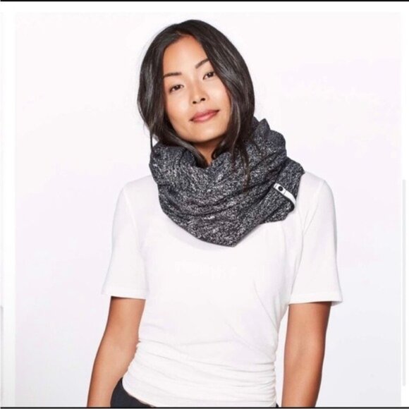 Lululemon Vinyasa Scarf Marled Gray Snap Buttons OS Shawl Wrap Convertible - Picture 3 of 14